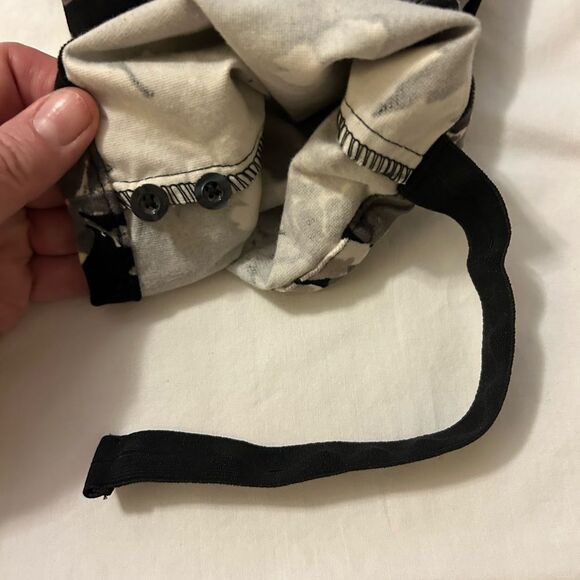 NWOT Isaac Mizrahi Live! Floral Velvet Stirrup Pants Black Size 26W petite - Picture 10 of 12